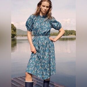 J Crew Liberty smocked neck puff sleeve dress Sea blossoms
XS but can fit S/M